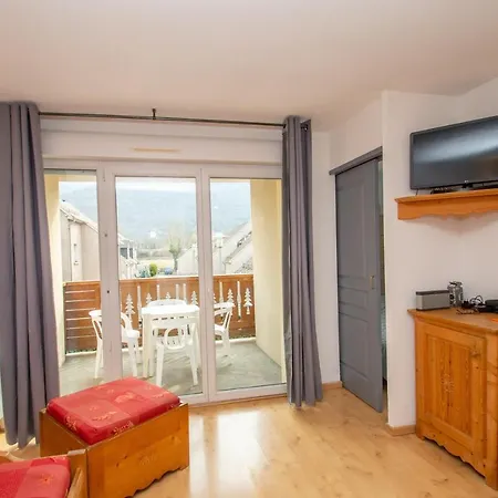 Apartment Balnearia - Appt Avec Piscine Partagee Montauban-de-Luchon